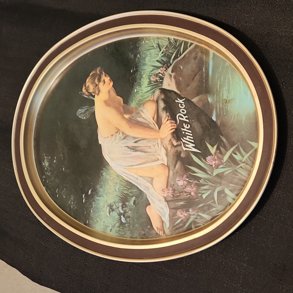 VINTAGE OVAL METAL BEER TRAY, ' WHITE ROCK' ADVERTISEMENT. '14.5×11.50
